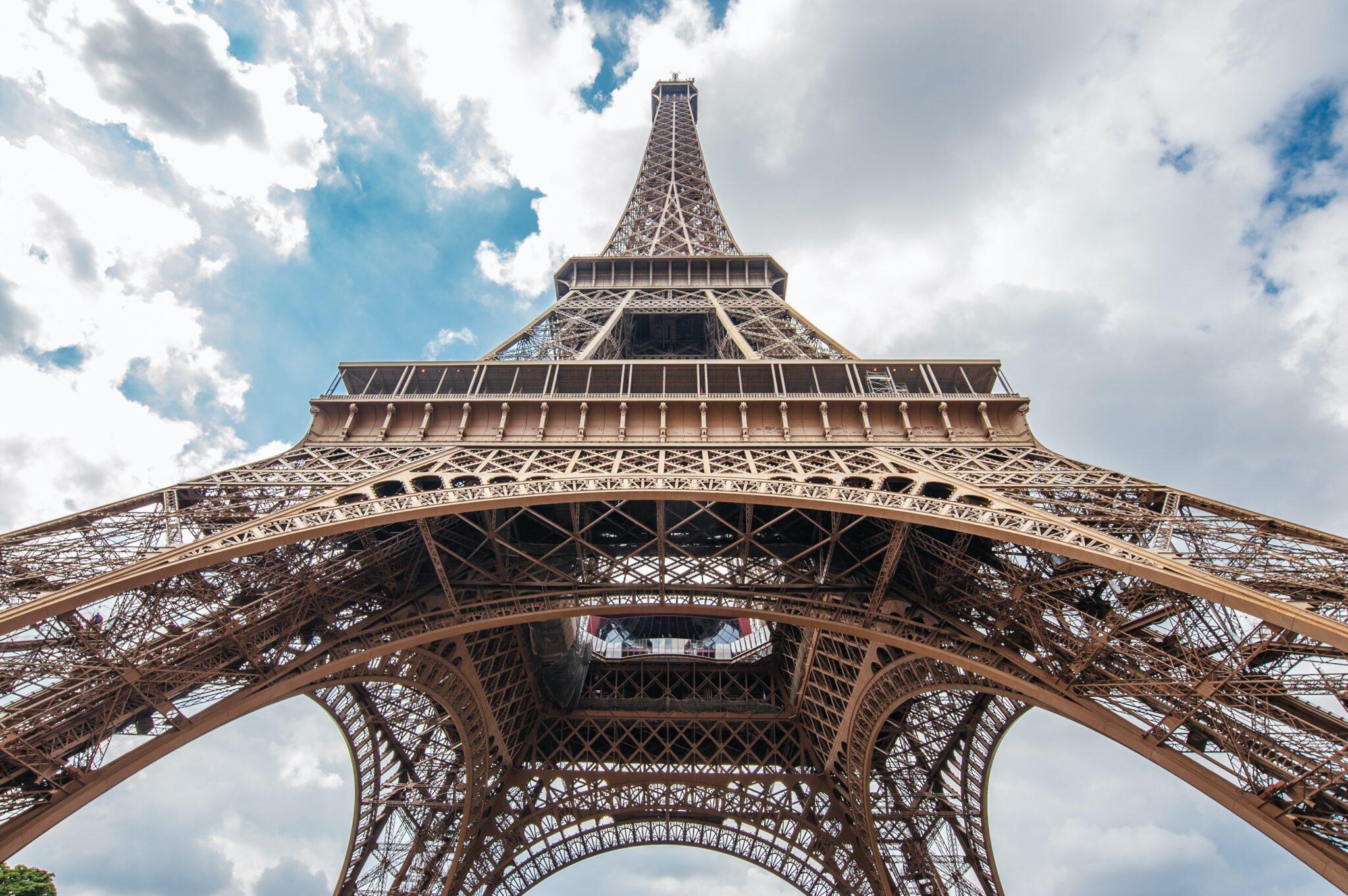 Cuanto Tardaron En Construir La Torre Eiffel